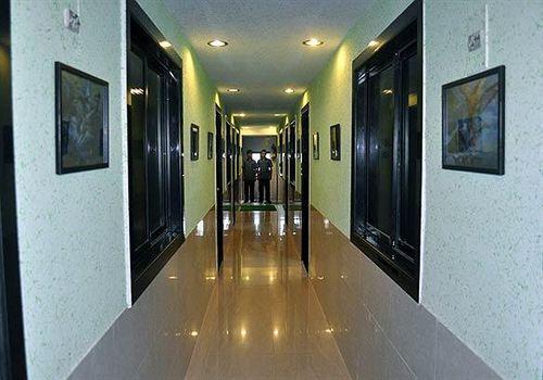 Мумбаи: Hotel Om residency