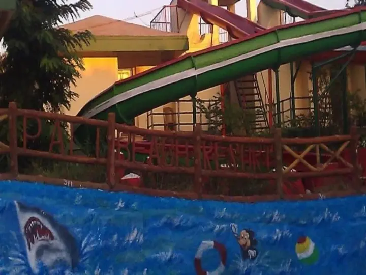 Уттан: Pali Beach Resort