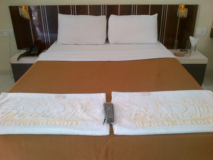 Уттан: Pali Beach Resort