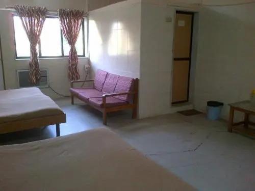 Уттан: Pali Beach Resort