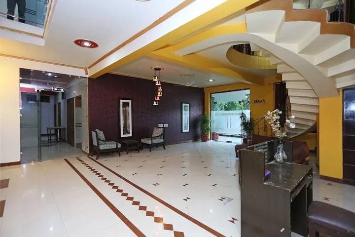 Гуруграм: OYO 6590 Hotel Amaraa