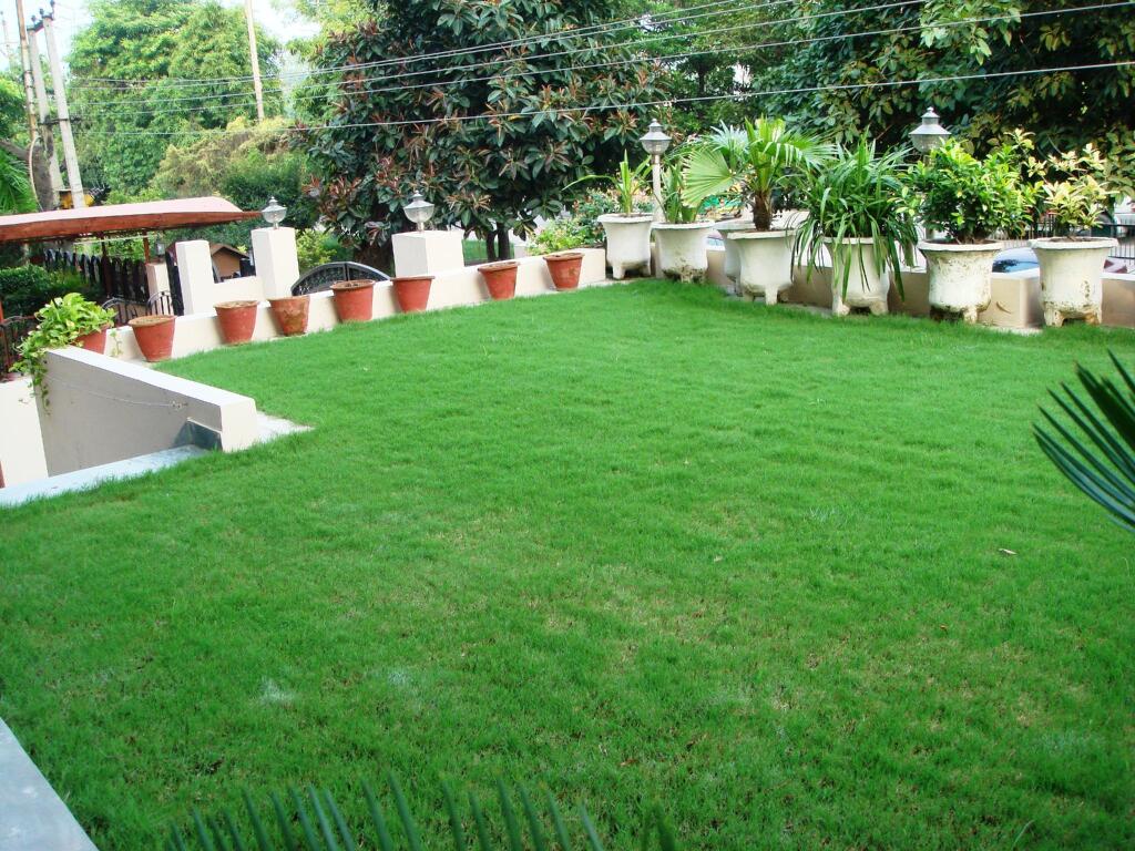 Нойда: Kashish Residency & Banquet