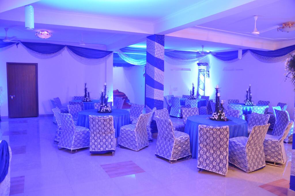 Нойда: Kashish Residency & Banquet