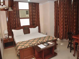 Нойда: Kashish Residency & Banquet