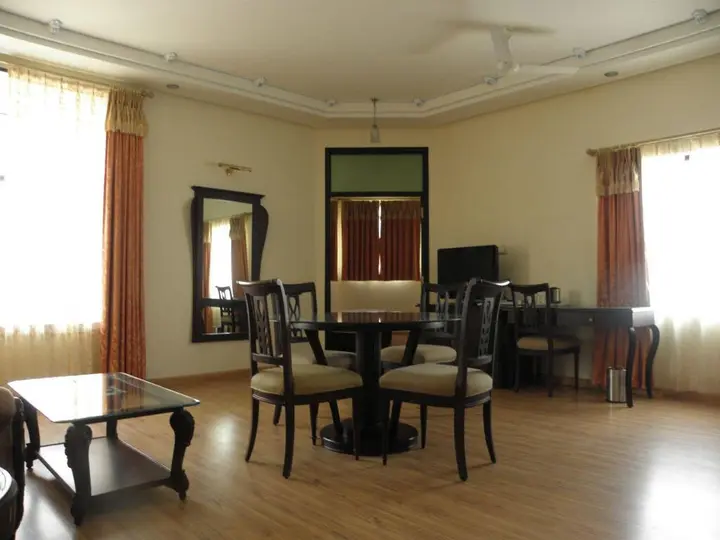 Парсоли: juSTa Lake Nahargarh Palace