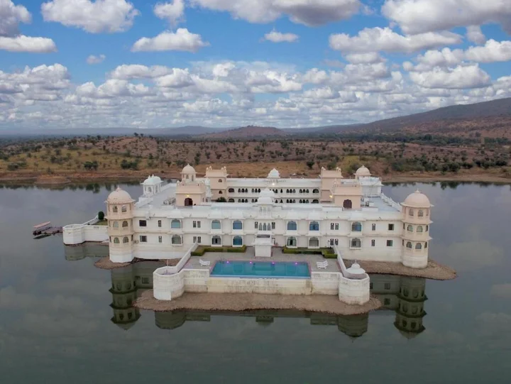 Парсоли: juSTa Lake Nahargarh Palace