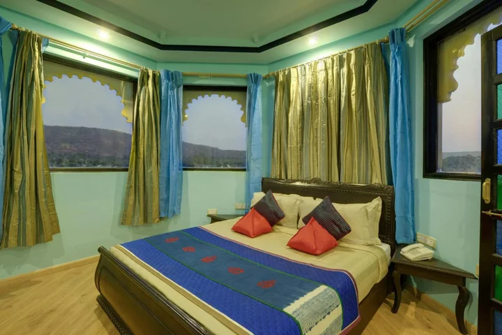 Парсоли: juSTa Lake Nahargarh Palace