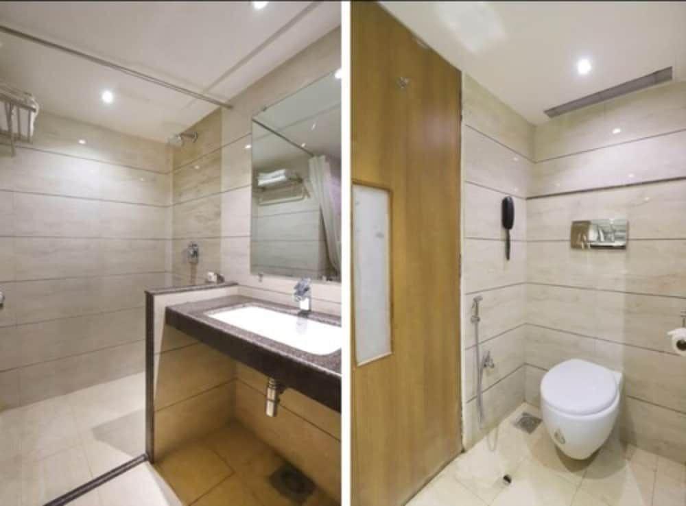 Вадодара: Hotel Surya