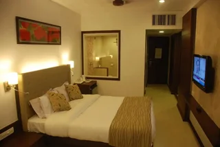 Вадодара: Hotel Surya