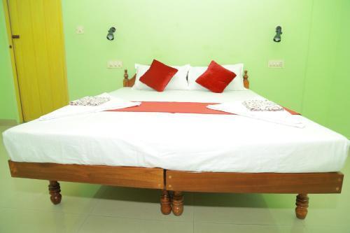 Ковалам: Shirleys Beach Hotel