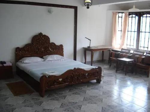 Ковалам: Shirleys Beach Hotel