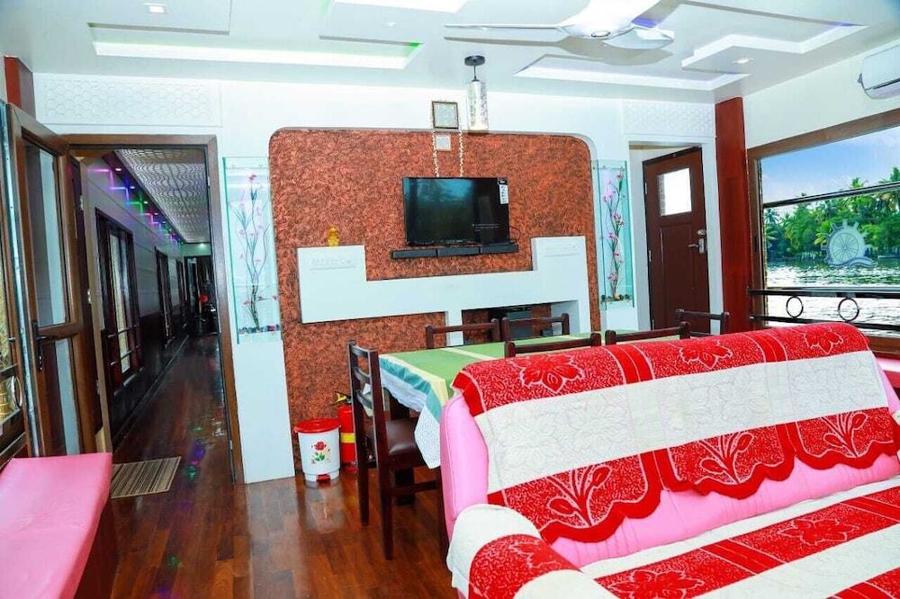 Аллеппи: Double Decker Houseboat