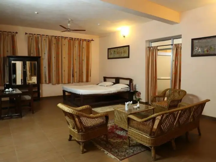 Баихар: Kanha Village Eco Resort