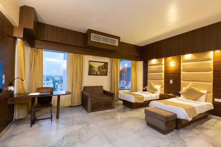 Дехрадун: Pride Premier Solitaire Dehradun