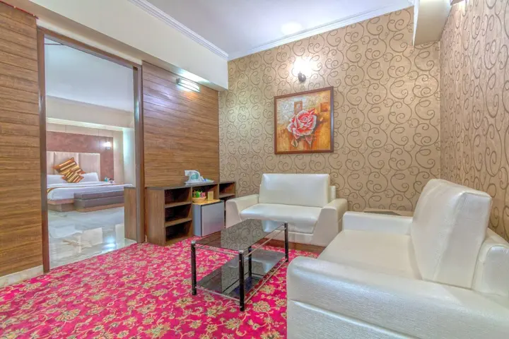 Дехрадун: Pride Premier Solitaire Dehradun