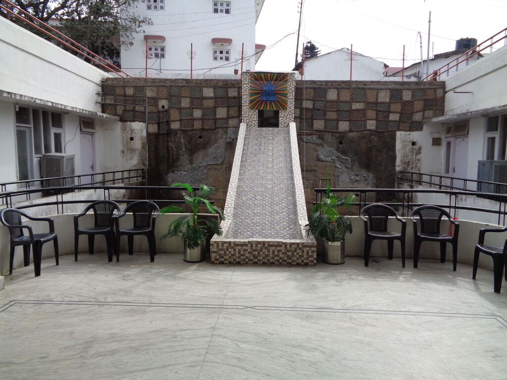 Катра: Hotel Ishan