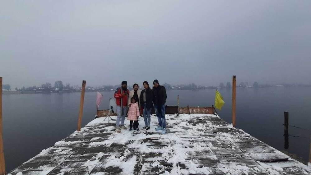 Шринагар: New kolohai Group of Houseboats