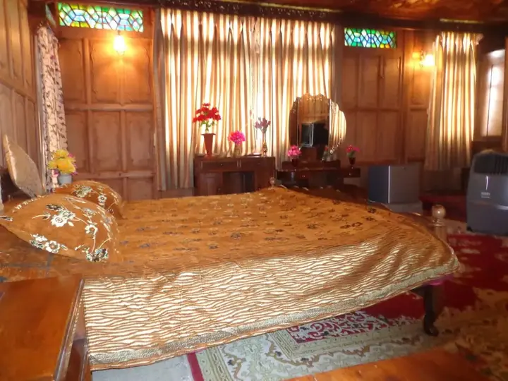 Шринагар: Alif Laila Group of Houseboats