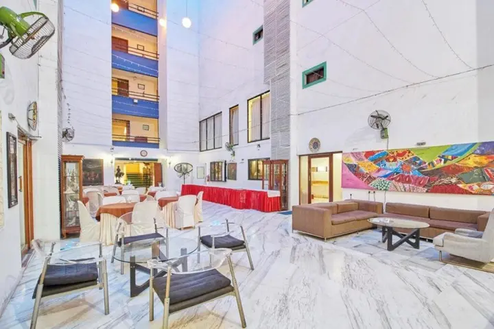Мумбаи: Oritel Service Apartments