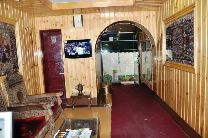 Шринагар: Hotel SADAF