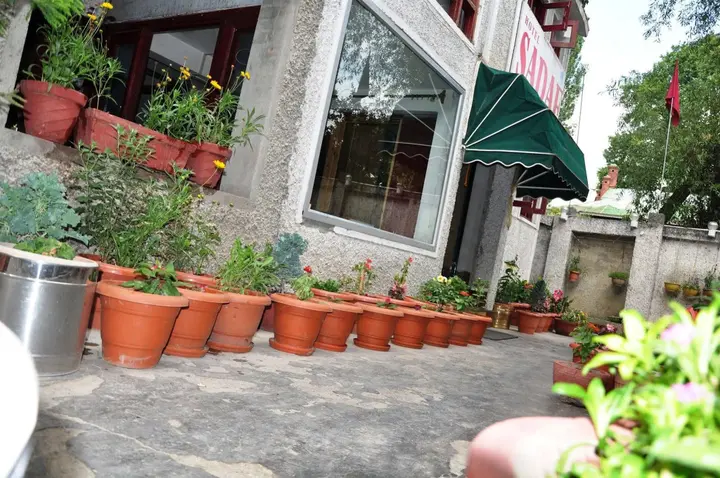 Шринагар: Hotel SADAF