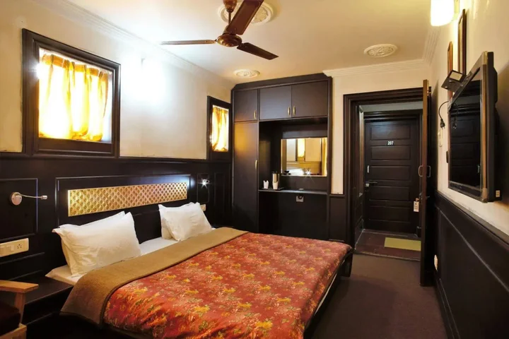 Шринагар: Hotel SADAF