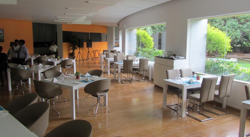 Бангалор: Zip by Spree Hotel at Woodrose Club