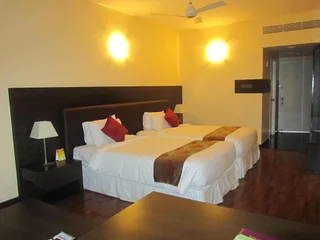 Бангалор: Zip by Spree Hotel at Woodrose Club