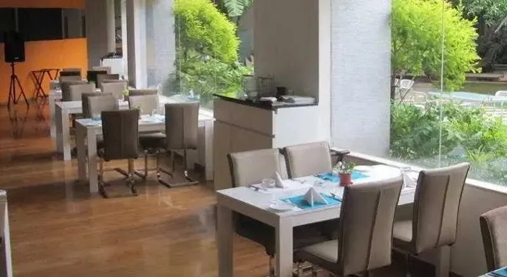 Бангалор: Zip by Spree Hotel at Woodrose Club