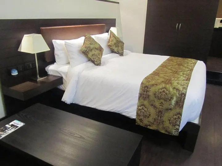 Бангалор: Zip by Spree Hotel at Woodrose Club