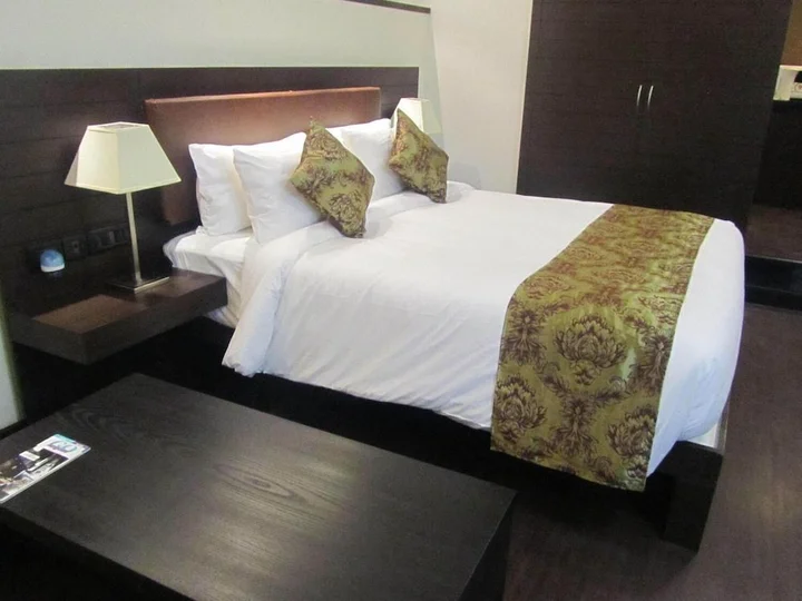 Бангалор: Zip by Spree Hotel at Woodrose Club