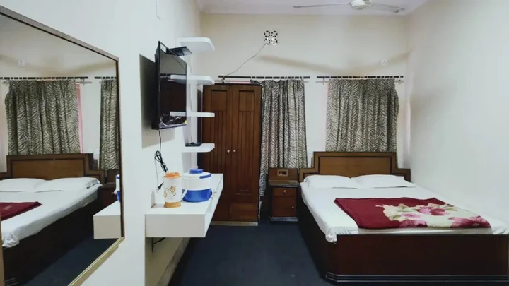Дигха: Hotel Dolphin