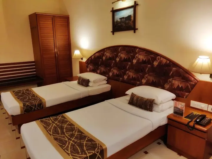 Хоспет: Hotel Malligi