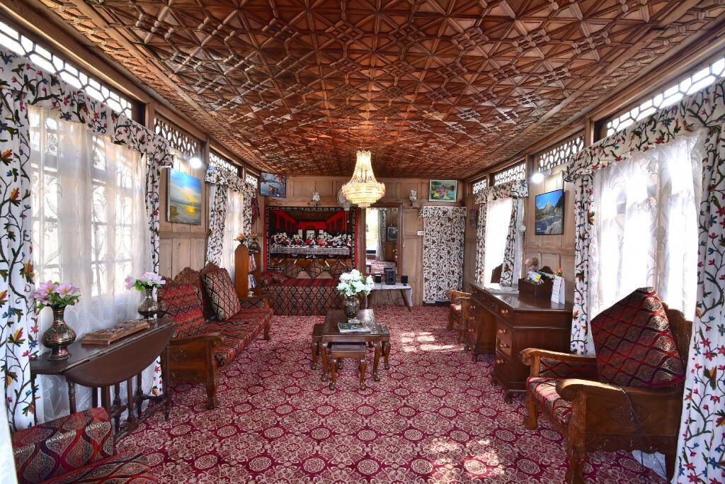 Golden Hopes Group Of Houseboats — фото 1
