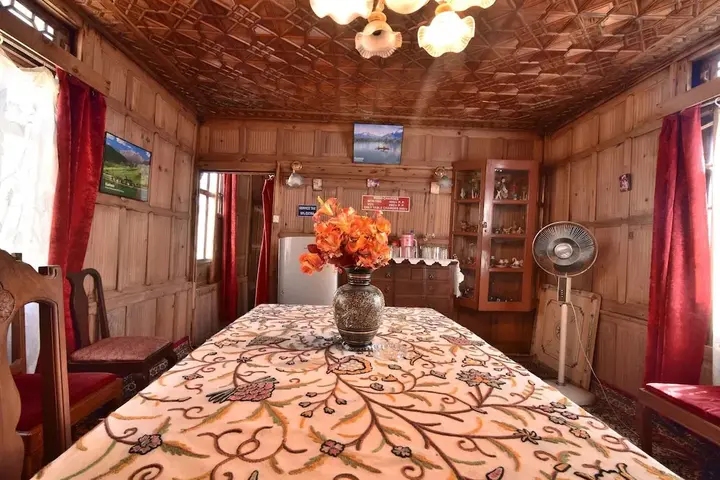 Шринагар: Golden Hopes Group Of Houseboats