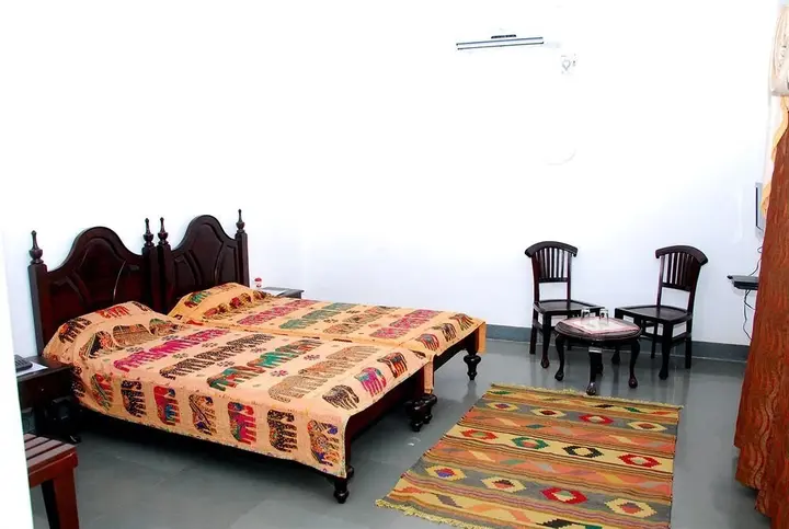 Садри: Chandra Hill Resort