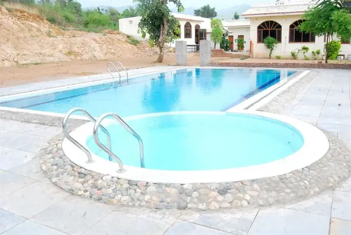 Садри: Chandra Hill Resort