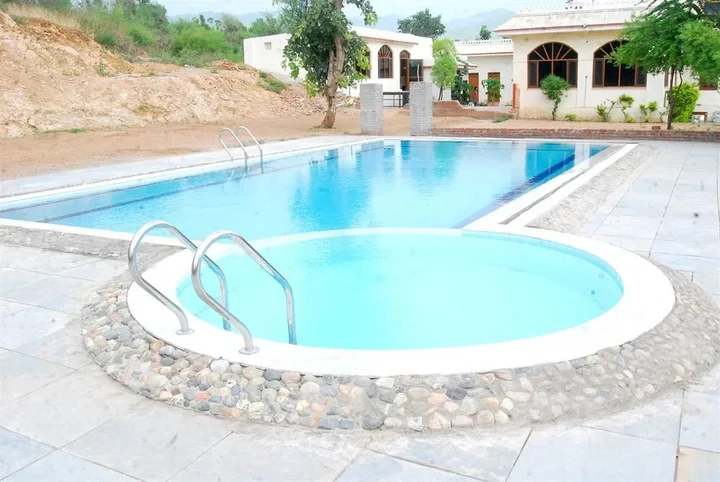 Садри: Chandra Hill Resort