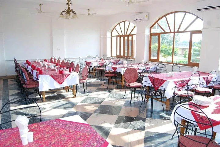 Садри: Chandra Hill Resort