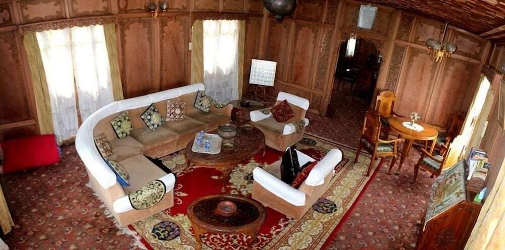 Privilege Houseboats — фото 1