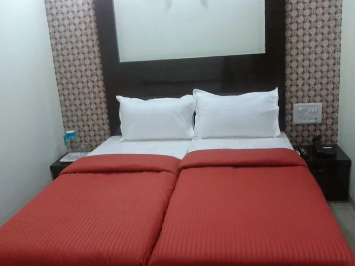 Мумбаи: Skyway Inn