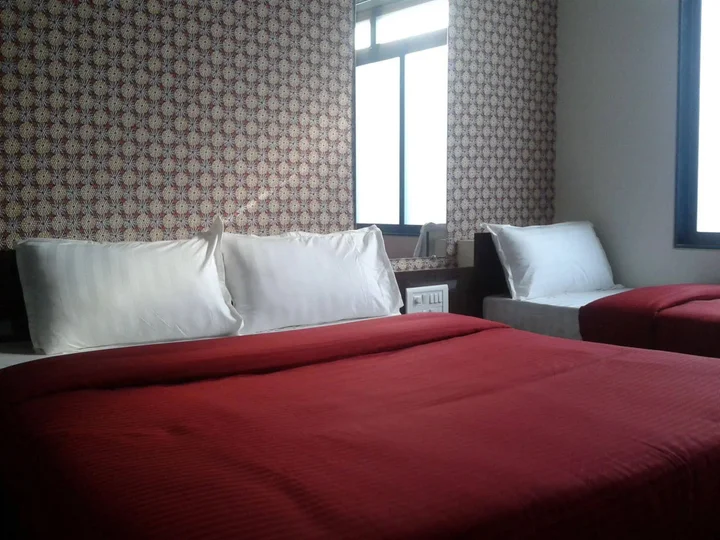 Мумбаи: Skyway Inn