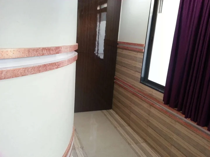 Мумбаи: Skyway Inn