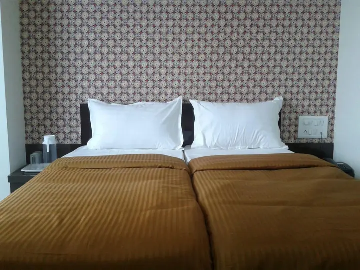 Мумбаи: Skyway Inn