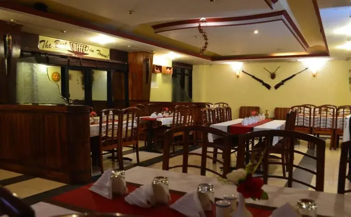 Бхунтар: Hotel Sandhya Palace