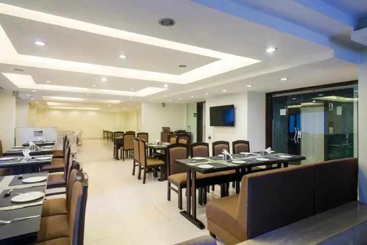 Дехрадун: Hotel Forest Avenue