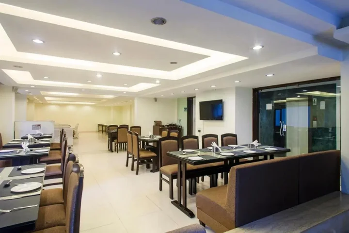 Дехрадун: Hotel Forest Avenue