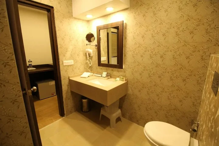 Дехрадун: Hotel Forest Avenue