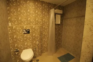 Дехрадун: Hotel Forest Avenue