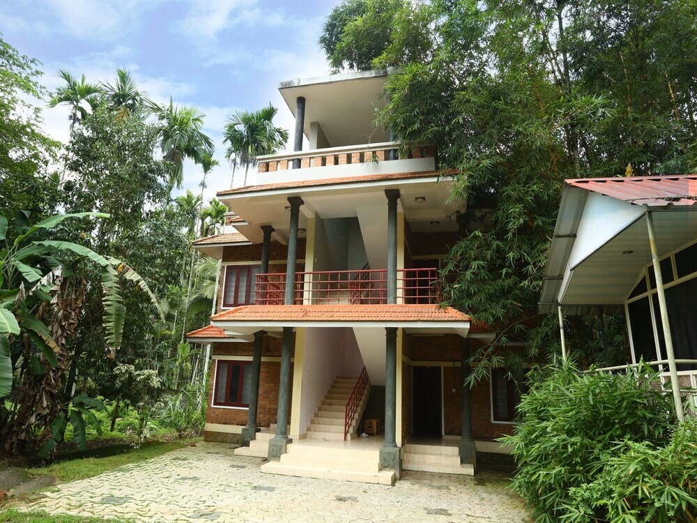Султан-Батери: Sanjeevani Resorts